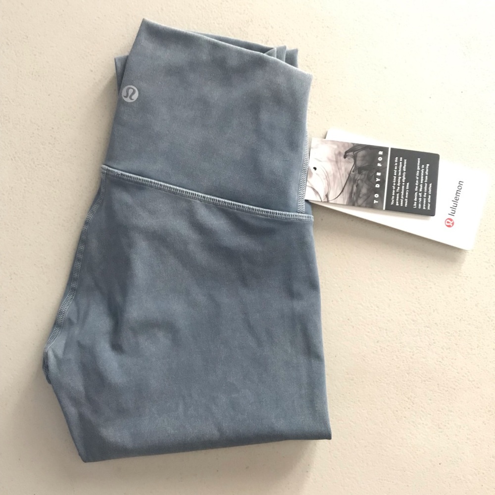 SOLD***Lululemon Wunder Under High Rise 28”